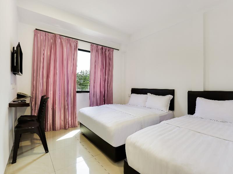 Super Oyo 89495 Rich Hotel Air Hitam Bagian luar foto